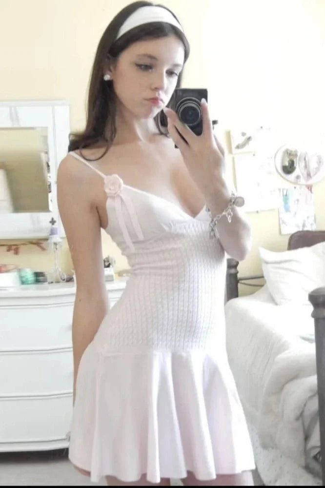 Elegant Knitted Sleeveless V Neck Slim Mini Dress