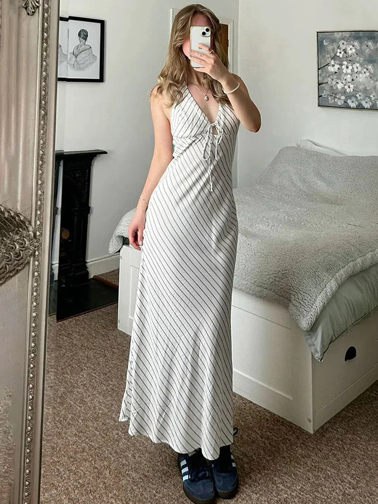 V-Neck Lace Up Backless Sleeveless High Waist Maxi Dress