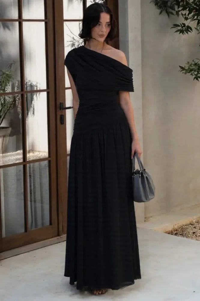 Incline Shoulder Backless Sleeveless Pleated Maxi Dress