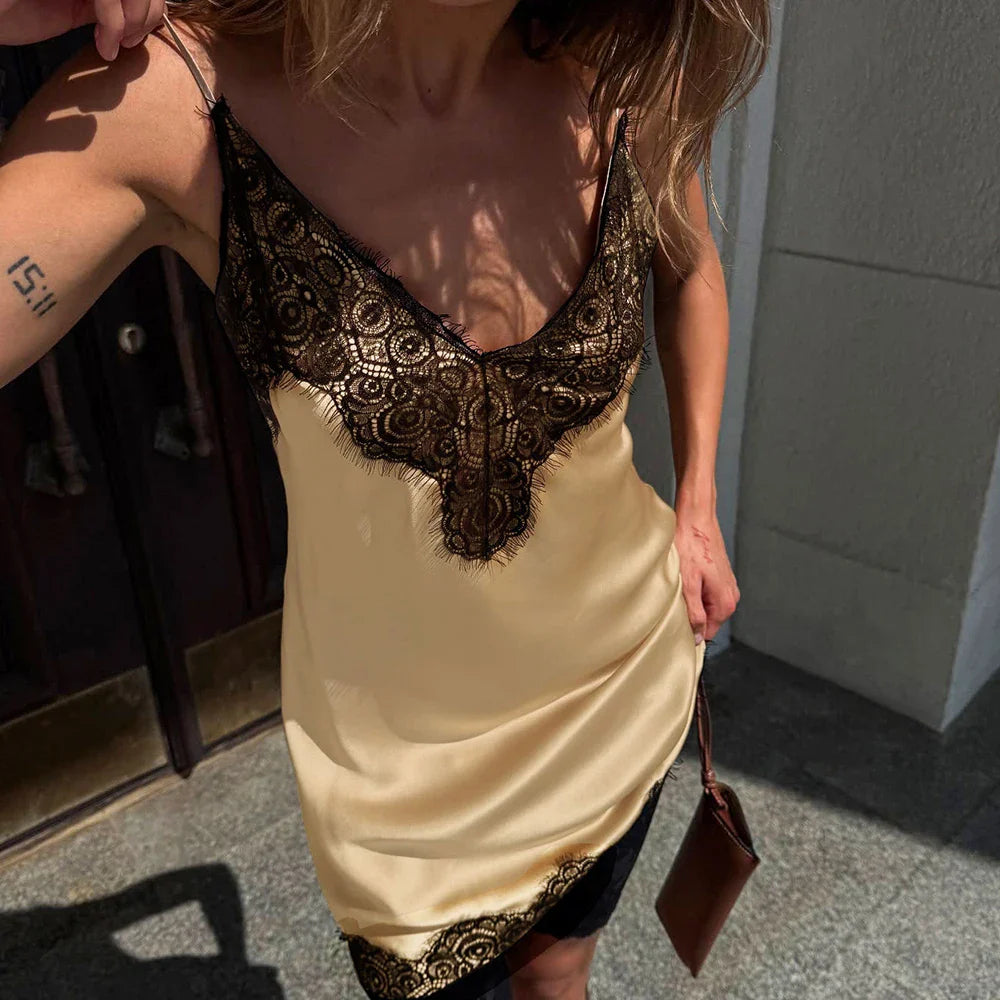V Neck Lace Patchwork Backless Sleeveless Mini Dress