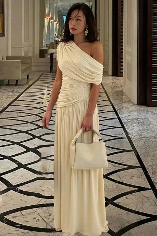 Incline Shoulder Backless Sleeveless Pleated Maxi Dress