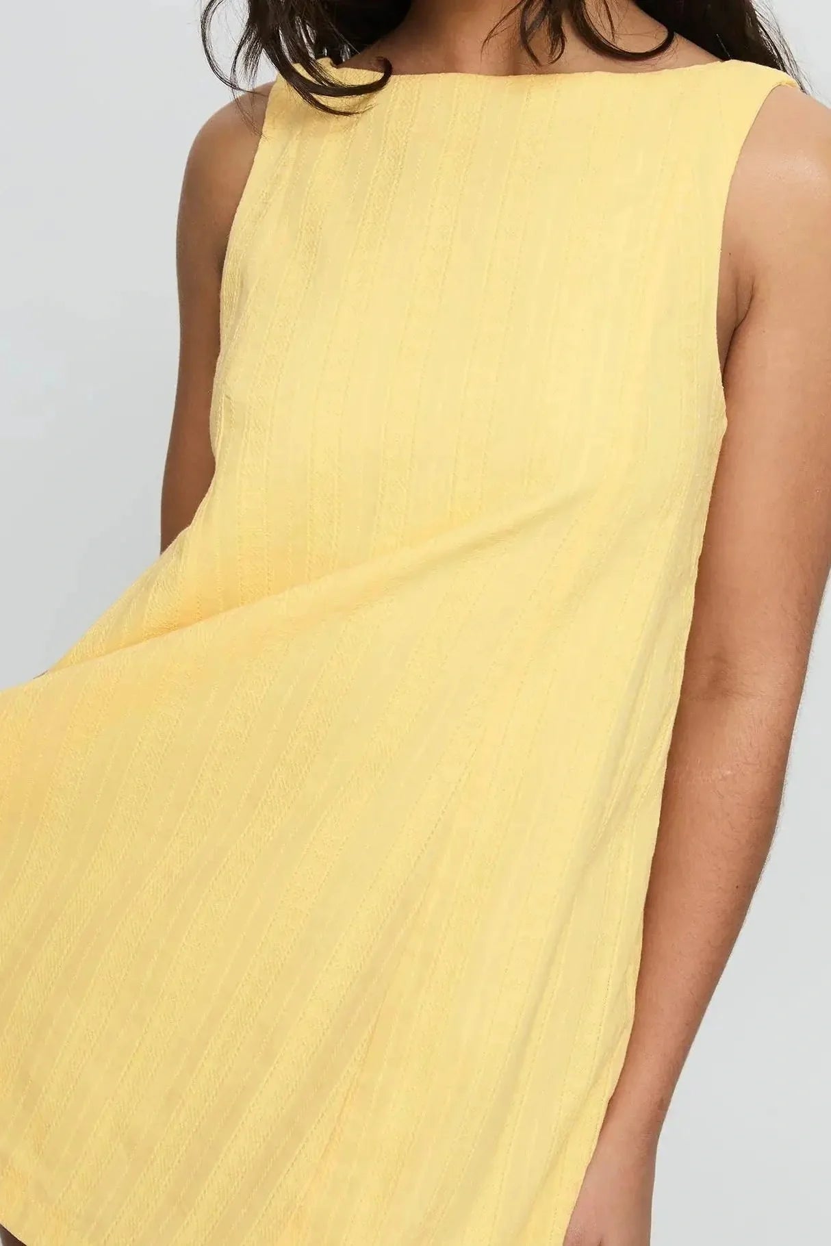 Elegant Sleeveless O-Neck Mini Dress